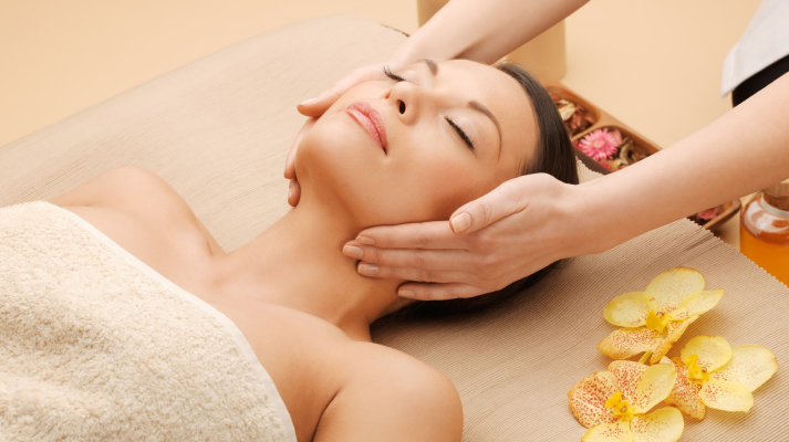 Khám phá bí quyết “Sống khỏe mỗi ngày” với liệu trình Vai, đầu, cổ