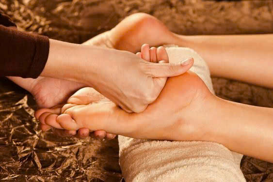 Massage chân tại Jang Mi Spa