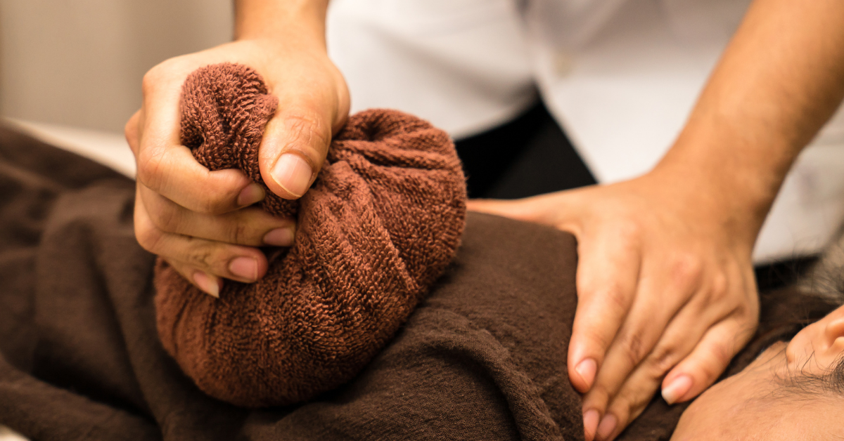 Massage vai gáy tại Spa Gần Biển Mỹ Khê Jangmi Spa