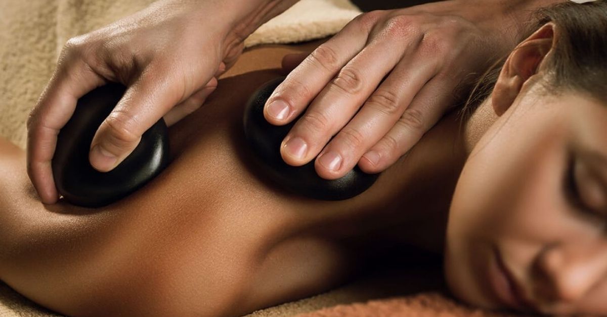 Liệu pháp Hot Stone Massage đánh tan mọi mệt mỏi tại Jang Mi Spa