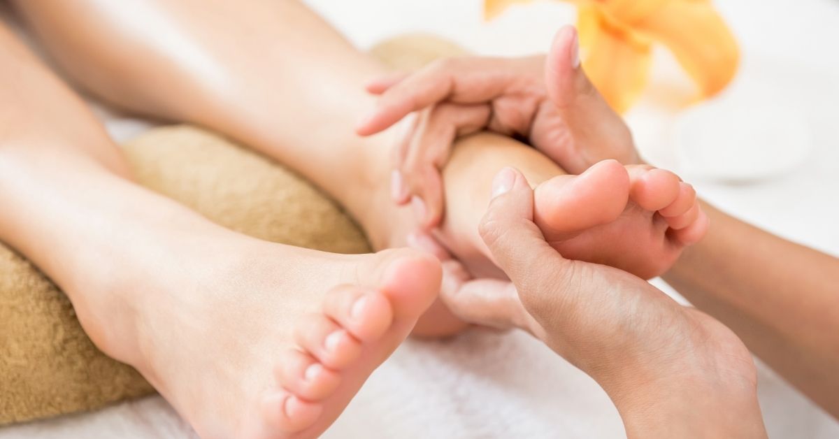 Khám phá những Lợi Ích Massage chân mang lại cho sức khỏe và tinh thần
