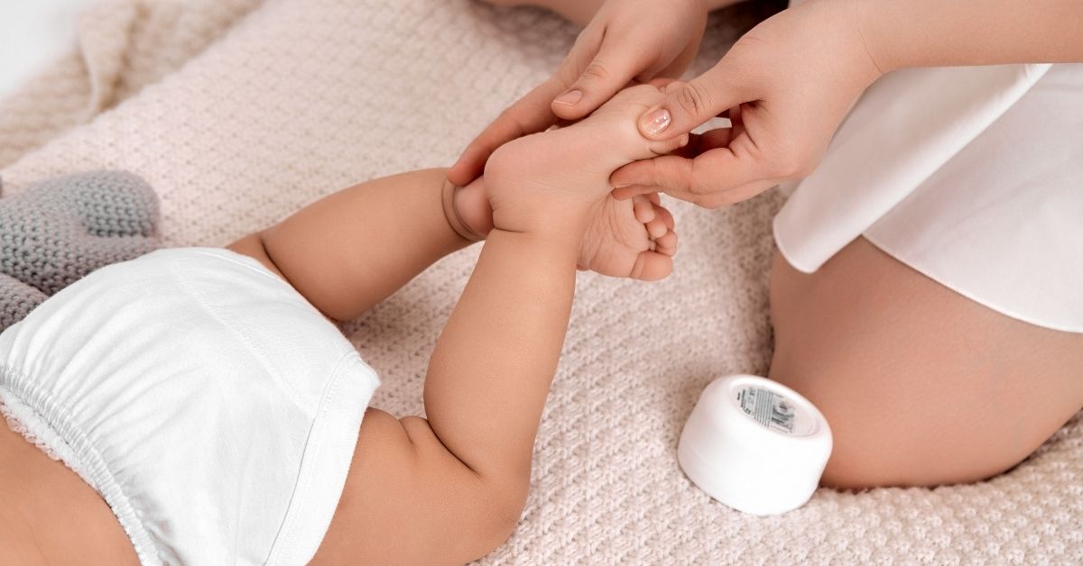 Bé yêu thư giãn hoàn toàn với liệu trình Massage Thư Giãn Cho Bé Tại Spa